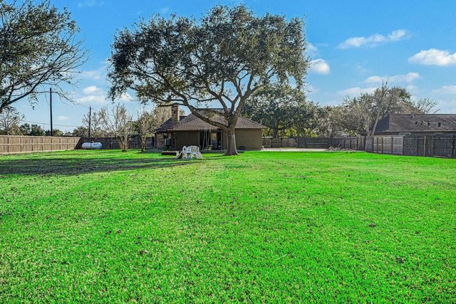 13402 Bob White Drive, Santa Fe, TX 77510