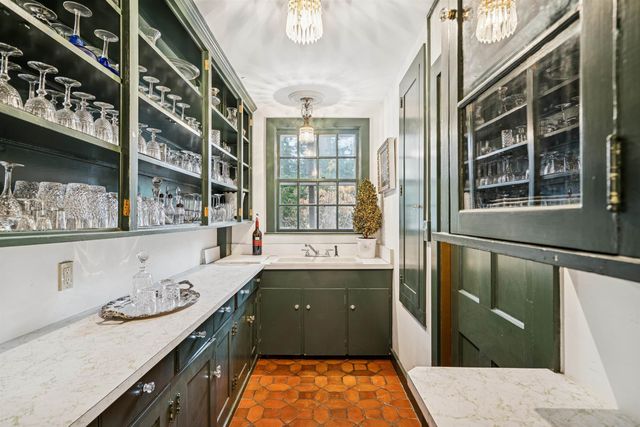 2 Hilton Field Lane, Hanover, NH 03755