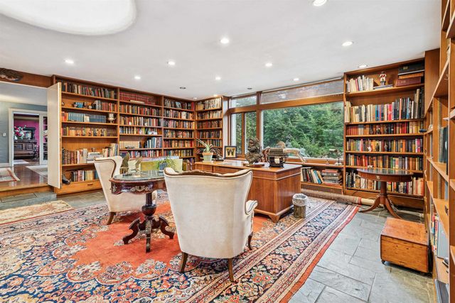 2 Hilton Field Lane, Hanover, NH 03755