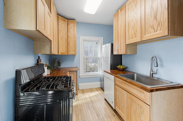 24 Wheeler Street S, Saint Paul, MN 55105