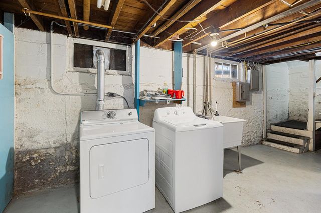24 Wheeler Street S, Saint Paul, MN 55105