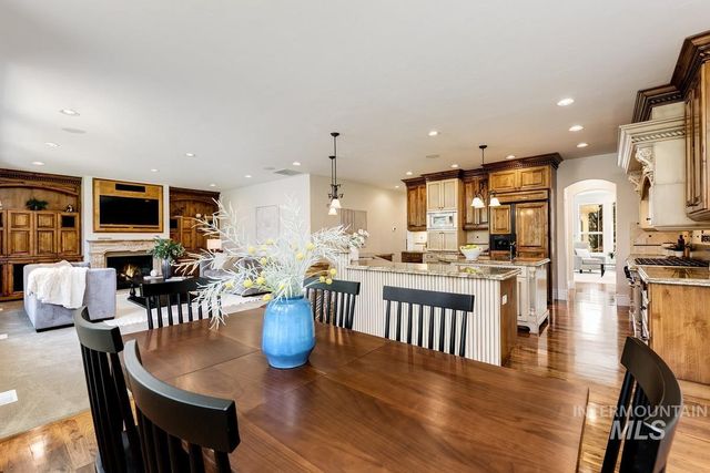 1647 S Aspen River Way, Eagle, ID 83616