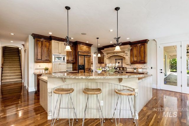 1647 S Aspen River Way, Eagle, ID 83616
