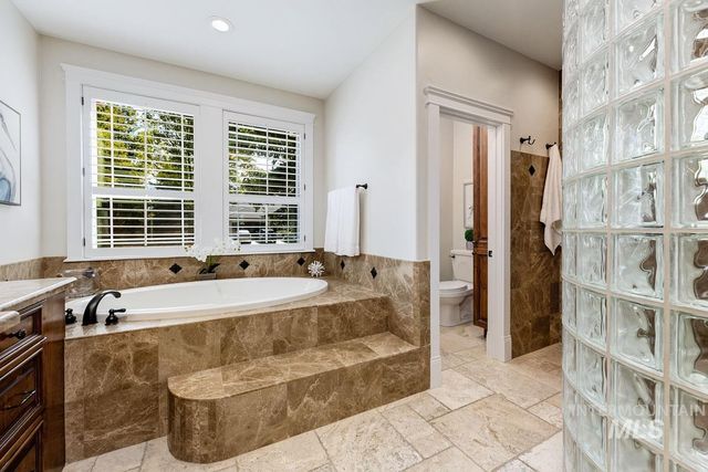 1647 S Aspen River Way, Eagle, ID 83616