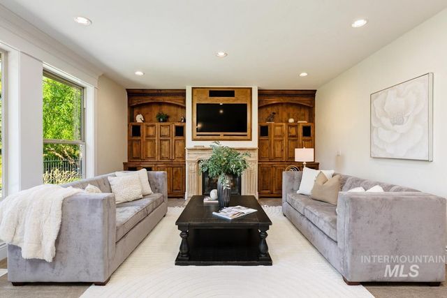 1647 S Aspen River Way, Eagle, ID 83616