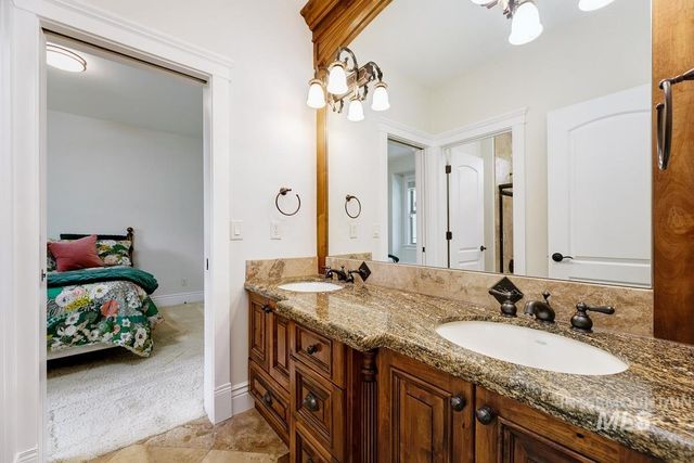 1647 S Aspen River Way, Eagle, ID 83616
