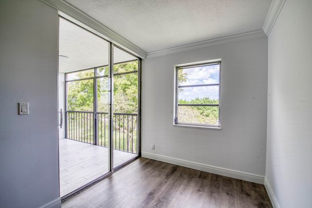 6795 Huntington Lane 406, Delray Beach, FL 33446