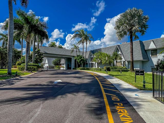 6795 Huntington Lane 406, Delray Beach, FL 33446
