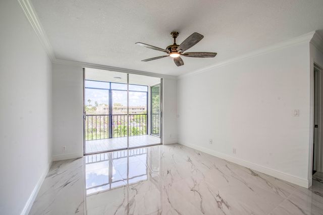 6795 Huntington Lane 406, Delray Beach, FL 33446