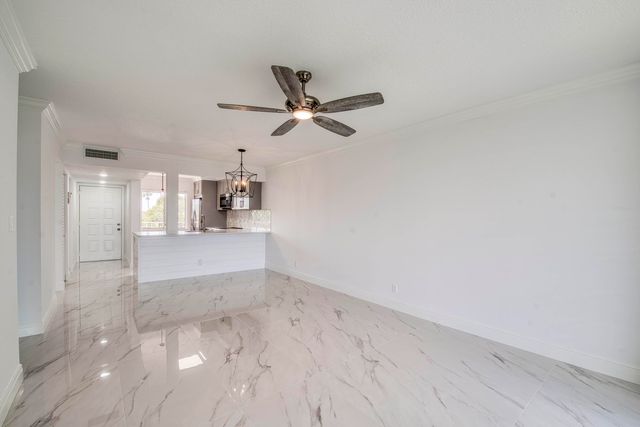 6795 Huntington Lane 406, Delray Beach, FL 33446