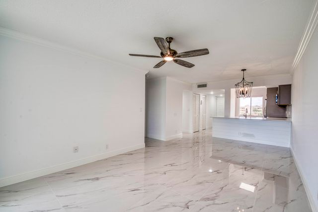 6795 Huntington Lane 406, Delray Beach, FL 33446