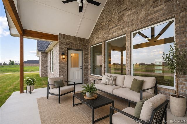 13711 N 58th East Avenue, Collinsville, OK 74021