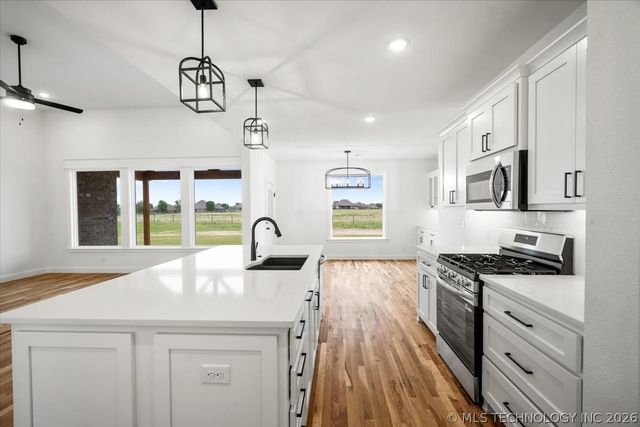 13711 N 58th East Avenue, Collinsville, OK 74021
