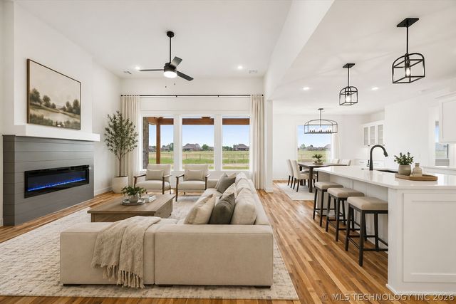 13711 N 58th East Avenue, Collinsville, OK 74021
