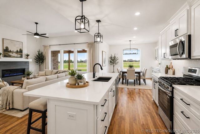 13711 N 58th East Avenue, Collinsville, OK 74021