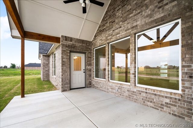 13711 N 58th East Avenue, Collinsville, OK 74021