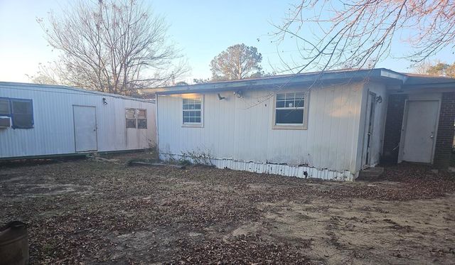 92 Corvette Dr, Kinsey, AL 36303