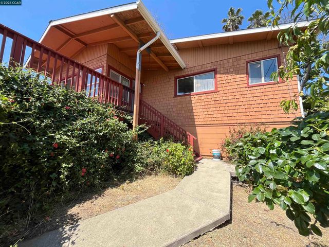 7618 Sunkist Dr, Oakland, CA 94605