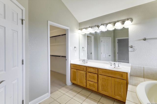 8250 Cruiseship Bay Unit 1102, San Antonio, TX 78255