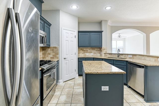 8250 Cruiseship Bay Unit 1102, San Antonio, TX 78255