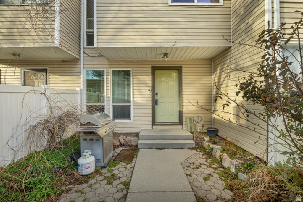 5189 S GRAVENSTEIN PARK, Murray, UT 84123