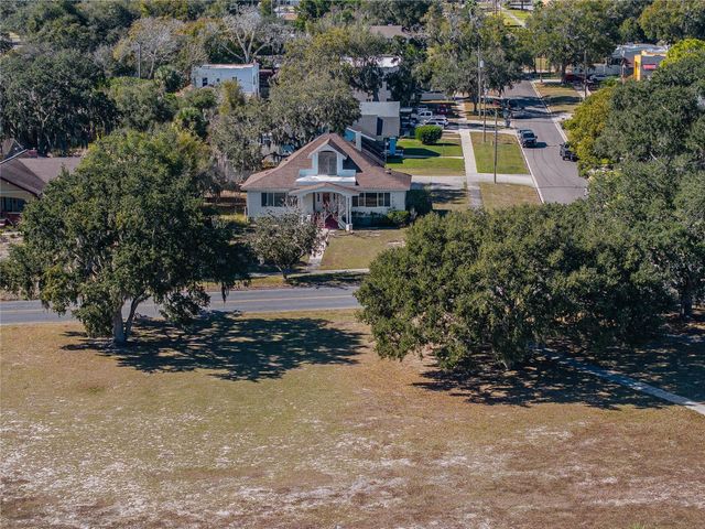 102 S LAKESHORE BOULEVARD, Lake Wales, FL 33853