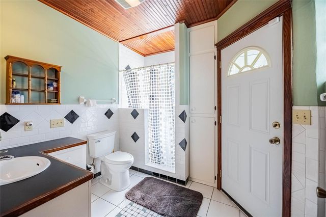 102 S LAKESHORE BOULEVARD, Lake Wales, FL 33853