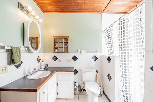 102 S LAKESHORE BOULEVARD, Lake Wales, FL 33853