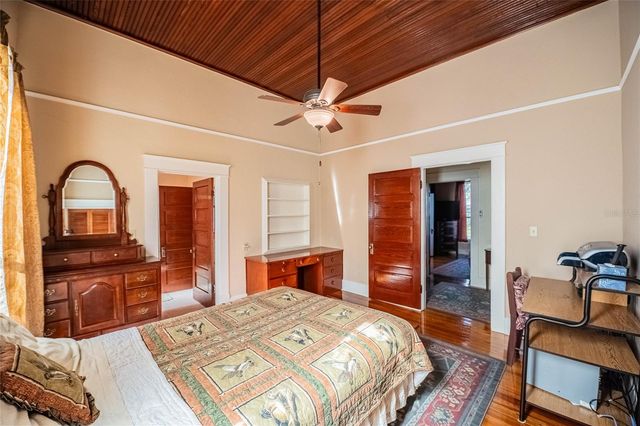 102 S LAKESHORE BOULEVARD, Lake Wales, FL 33853