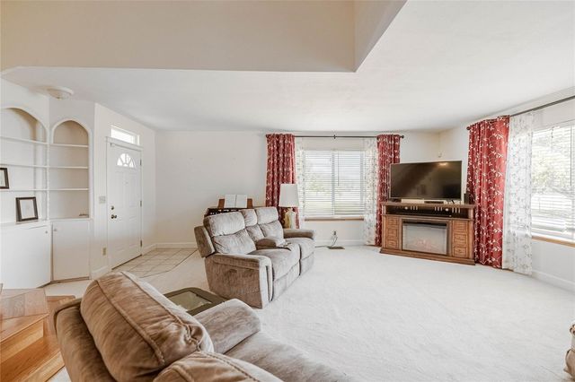 102 S LAKESHORE BOULEVARD, Lake Wales, FL 33853