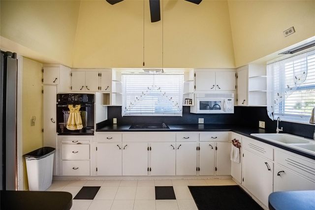 102 S LAKESHORE BOULEVARD, Lake Wales, FL 33853