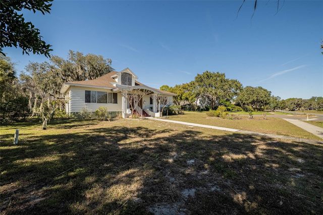 102 S LAKESHORE BOULEVARD, Lake Wales, FL 33853