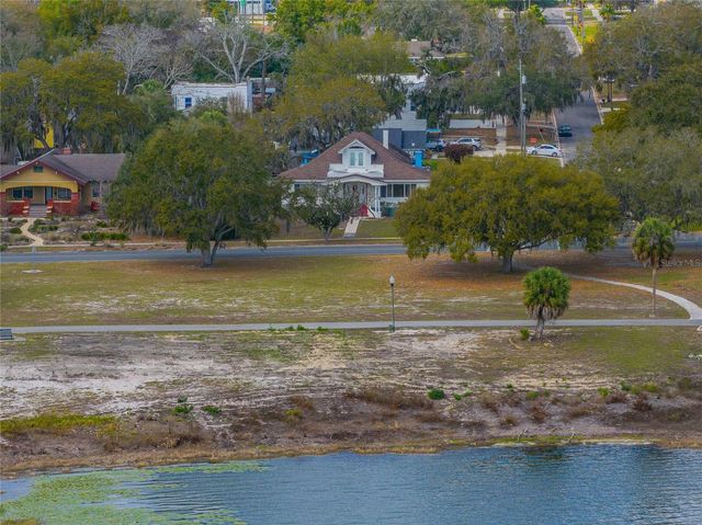 102 S LAKESHORE BOULEVARD, Lake Wales, FL 33853