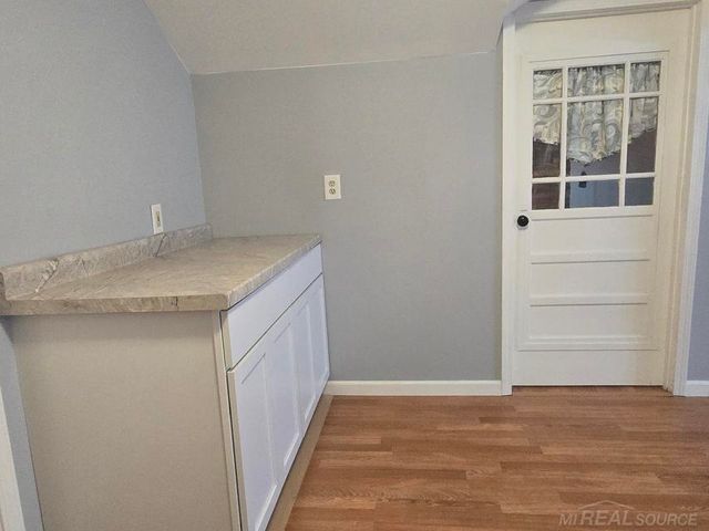 106 E Mechanic Street, Yale, MI 48097