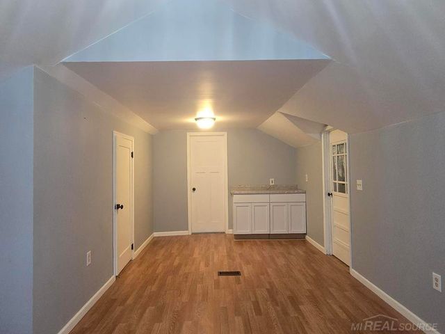 106 E Mechanic Street, Yale, MI 48097