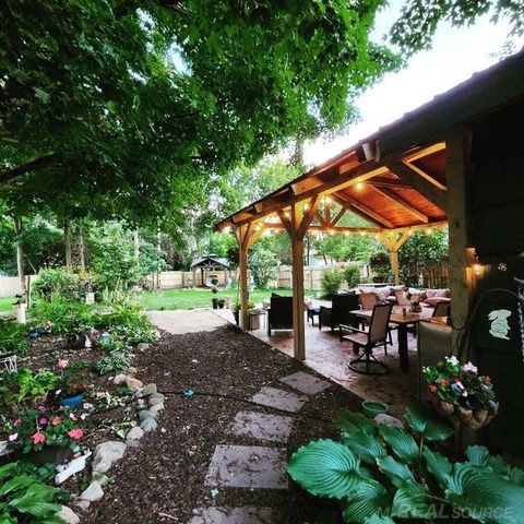 106 E Mechanic Street, Yale, MI 48097