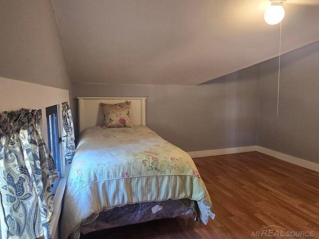 106 E Mechanic Street, Yale, MI 48097