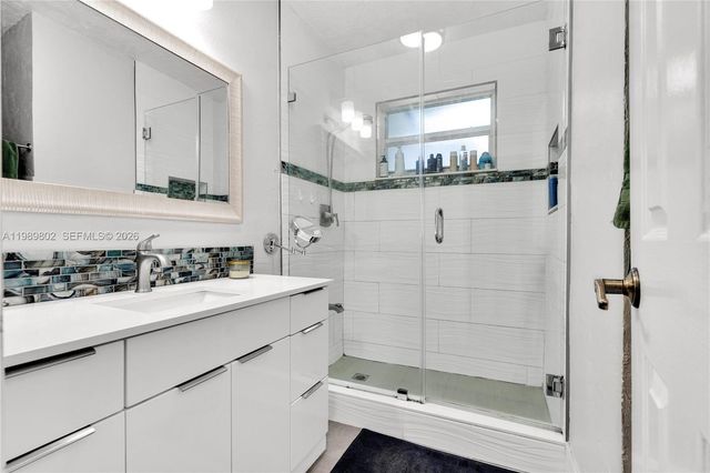 2051 Arcadia Dr, Miramar, FL 33023