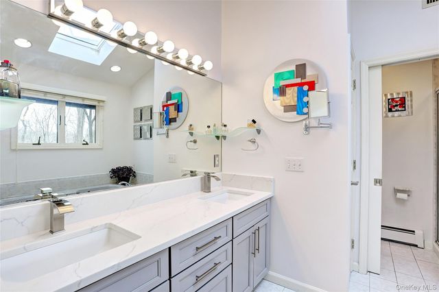 42 Cragmere Road, Airmont, NY 10901