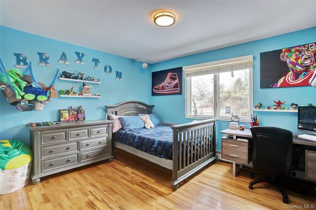 42 Cragmere Road, Airmont, NY 10901