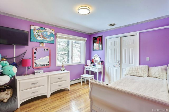 42 Cragmere Road, Airmont, NY 10901