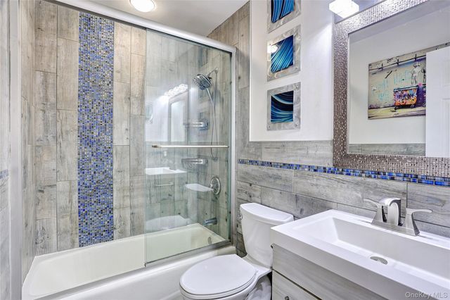 42 Cragmere Road, Airmont, NY 10901