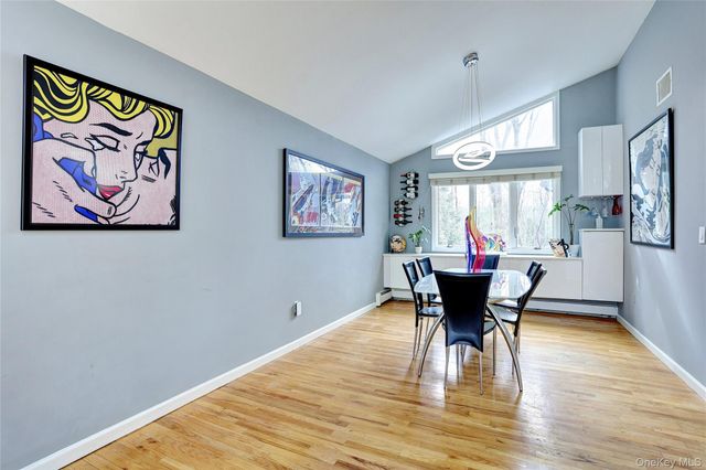 42 Cragmere Road, Airmont, NY 10901