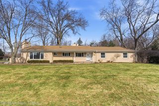 1043 Westview Road, Bloomfield Hills, MI 48304