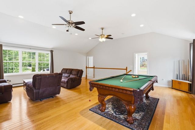 5 Johns Drive, Hooksett, NH 03106