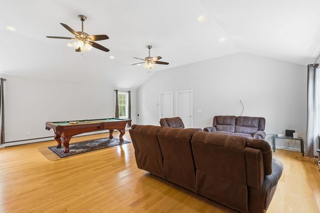 5 Johns Drive, Hooksett, NH 03106