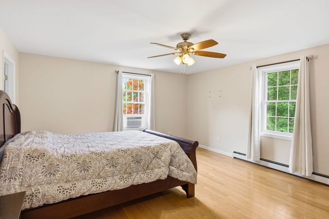 5 Johns Drive, Hooksett, NH 03106