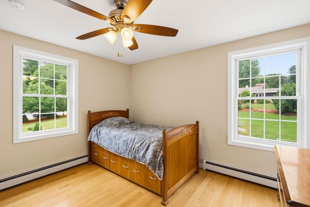 5 Johns Drive, Hooksett, NH 03106