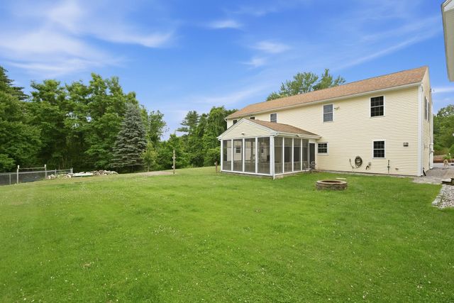 5 Johns Drive, Hooksett, NH 03106