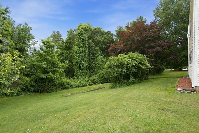 5 Johns Drive, Hooksett, NH 03106